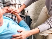 CONVOCAN A CUIDADORES DE ADULTOS MAYORES EN DEÁN FUNES PARA SUMARLOS AL REGISTRO DE BOLSA DE TRABAJO.