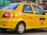GOLPEARON BRUTALMENTE A UN TAXISTA PARA ROBARLE SU AUTO.