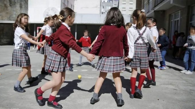 EL GOBIENRO LANZÓ VOUCHERS PARA PADRES QUE NO PUEDAN PAGAR CUOTAS DE ESCUELAS PRIVADAS.
