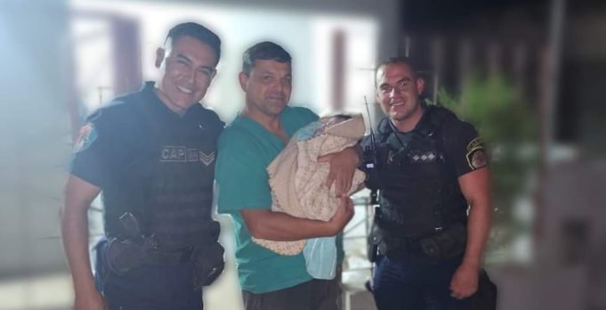 POLIPARTEROS: EL DEANFUNENSE CABO 1° CLAUDIO ACEVEDO ASISTIÓ JUNTO A OTRO COMPAÑERO A UNA PARTURIENTA EN CÓRDOBA.