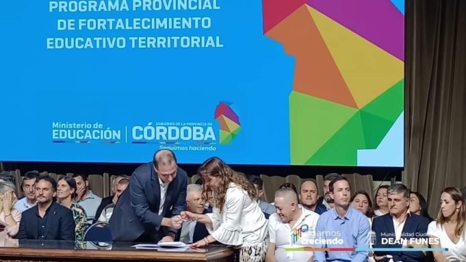 LA INTENDENTE ANDREA NIEVAS FIRMÓ EL CONVENIO DE FORTALECIMIENTO EDUCATIVO TERRITORIAL.