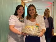 CARO JUNCOS SOLOHAGA FUE DISTINGUIDA POR LA LEGISLATURA DE CÓRDOBA.