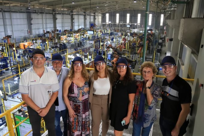 PRUNOTTO VISITÓ LA PLANTA DE UNA DE LAS PRINCIPALES AUTOPARTISTAS DE CÓRDOBA.