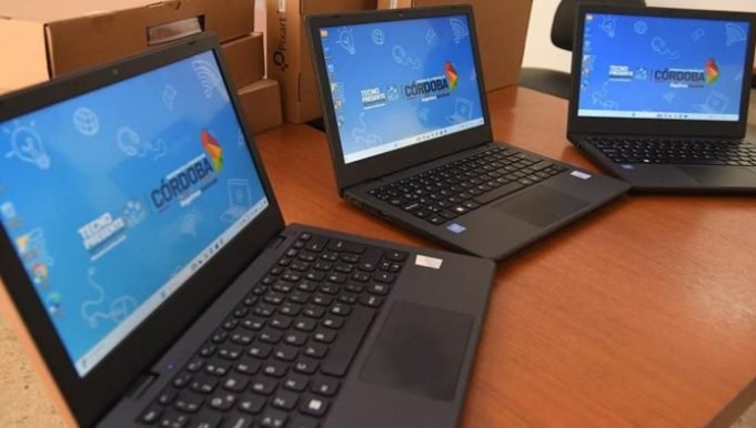 LLEGAN LAS PRIMERAS 8.000 NETBOOKS PARA ESTUDIANTES DE 56 INSTITUTOS DE FORMACIÓN DOCENTE.