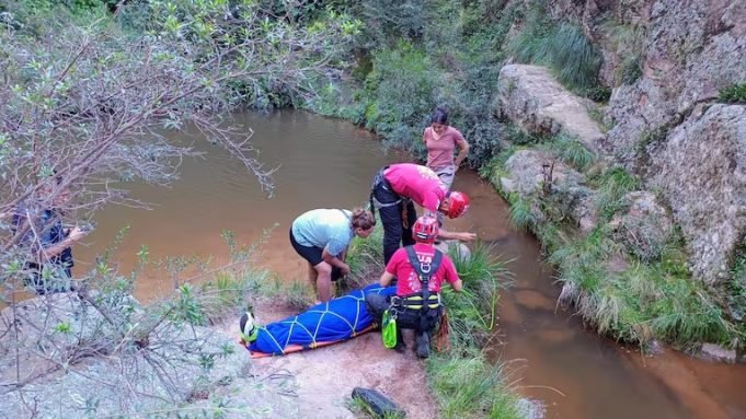 UNA FOTÓGRAFA CAYÓ DE 40 METROS DE ALTURA EN COPINA Y ESTÁ GRAVE.
