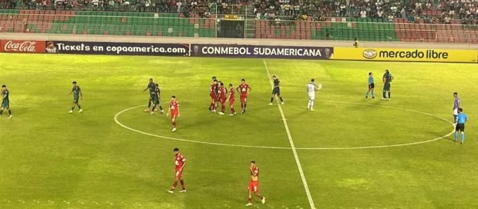 CON UN PIRATA MENOS, BELGRANO LE GANÓ 2 – 0 A TOMAYAPO EN BOLIVIA.