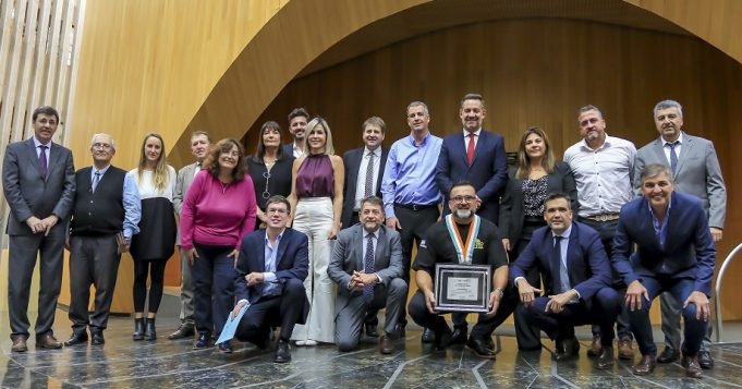 LA LEGISLATURA DE CÓRDOBA RECONOCIÓ A JUAN MENDOZA, CONOCIDO COMO “EL MESSI DEL QUESO”.