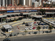 UN HOMBRE MURIÓ EN EL COLECTIVO DE MARCOS JUAREZ A CÓRDOBA Y SE DIERON CUENTA EN LA TERMINAL.