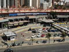UN HOMBRE MURIÓ EN EL COLECTIVO DE MARCOS JUAREZ A CÓRDOBA Y SE DIERON CUENTA EN LA TERMINAL.