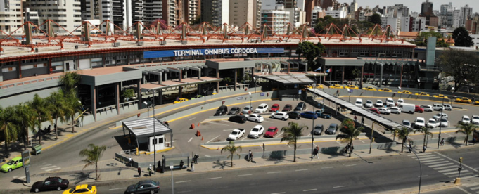 UN HOMBRE MURIÓ EN EL COLECTIVO DE MARCOS JUAREZ A CÓRDOBA Y SE DIERON CUENTA EN LA TERMINAL.