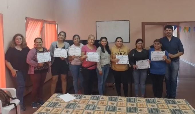 VILLA TULUMBA: DICTARON UNA IMPORTANTE CAPACITACIÓN EN MANIPULACIÓN DE ALIMENTOS.
