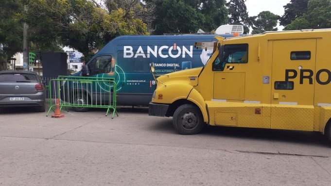 BANCOR CAMBIA SUS MÁQUINAS EN DEÁN FUNES Y HASTA EL 30/04 SE DEBERÁ OPERAR MEDIANTE CAJERO MÓVIL O POR VENTANILLA EN SUCURSAL.