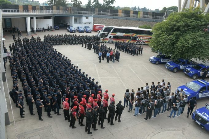 LA POLICÍA DE CÓRDOBA REALIZÓ UN GRAN DESPLIEGUE Y CONTROL POR EL SUPERCLÁSICO.