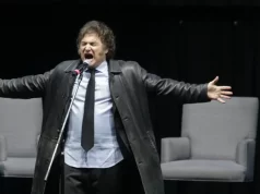 MILEI PRESENTÓ SU LIBRO EN EL LUNA PARCK Y CANTÓ “PANIC SHOW”.