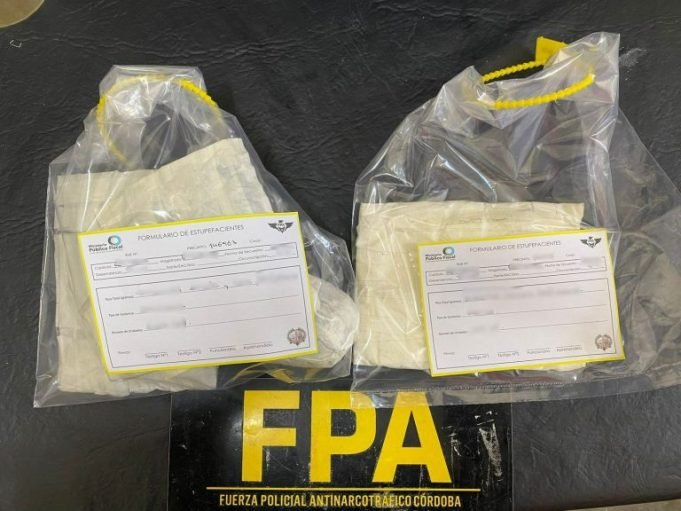 DETUVIERON A DOS MUJERES QUE INTENTARON INGRESAR COCAÍNA, MARIHUANA Y PSICOFÁRMACOS EN LA CÁRCEL DE CRUZ DEL EJE.