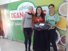 LA ESCUELA DE HOCKEY “LAS LOBITAS” RECIBIERON UNA DONACIÓN DE CABLEADO PARA ILUMINAR EL PREDIO DE ENTRENAMIENTO.