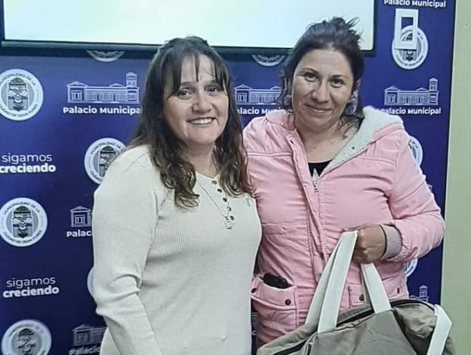 DEÁN FUNES: ENTREGA DE AJUARES.