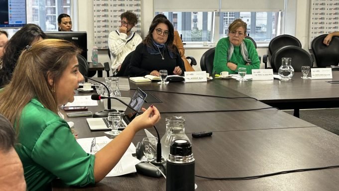 LA COMISIÓN DE LEGISLACIÓN ANALIZÓ UN PROYECTO PARA IMPULSAR EL LENGUAJE CLARO EN TEXTOS LEGALES FORMALES.