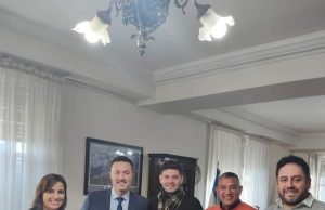 EL MINISTRO PETRI RECIBIÓ A AUTORIDADES TULUMBANAS CON MIRAS AL 2° ENCUENTRO DE GRANADEROS.