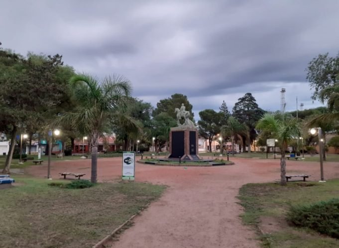 ¡ABRIGATE… LUNES FRIAZO, NUBLADO Y VENTOSO!