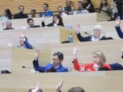 LA LEGISLATURA VOLVIÓ AL RECINTO CON UNA EXTENSA SESIÓN.