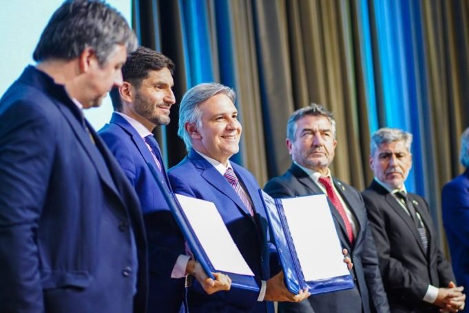 CÓRDOBA, SANTA FE Y ENTRE RÍOS ACORDARON ACCIONES CONJUNTAS EN MATERIA DE SEGURIDAD.