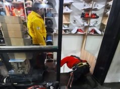 RESCATARON A UNA EMPLEADA DE COMERCIO QUE CAYÓ A UN SÓTANO DE UNA TIENDA.