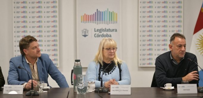 LA COMISIÓN DE TRANSPORTE Y COMUNICACIÓN ANALIZÓ LA SITUACIÓN DEL SECTOR CON REPRESENTANTES EMPRESARIOS.