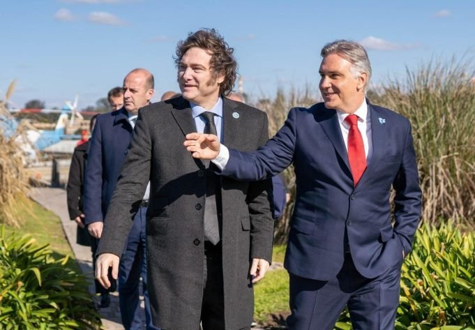 Milei vuelve por 3° vez a Córdoba y será recibido por el gobernador Llaryora.