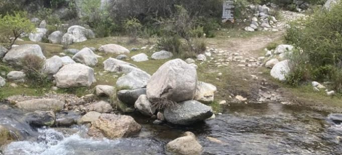 HALLARON EL CUERPO SIN VIDA DE UN JOVEN EN UN ARROYO EN EL CERRO CHAMPAQUÍ.
