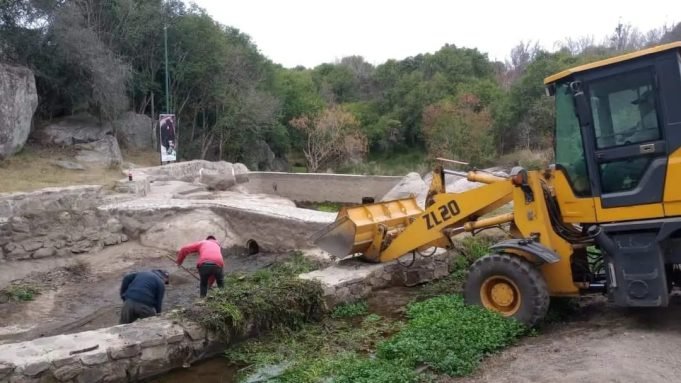 VILLA TULUMBA CONTINÚA CON TAREAS DE LIMPIEZA Y MANTENIMIENTO EN LA LOCALIDAD.