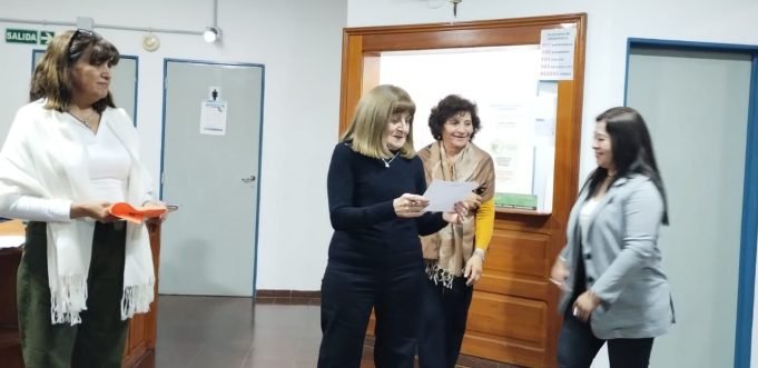 ESPECIAS DEÁN FUNES ENTREGÓ UN APORTE ECONÓMICO A LA NUEVA COMISIÓN DE ALPI.
