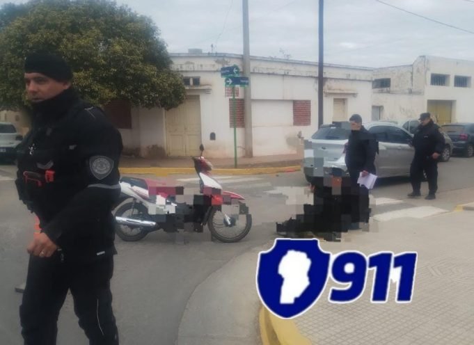 DEÁN FUNES: CHOCARON UN FORD K Y UNA MOTO GILERA EN B° OBRAS SANITARIAS.