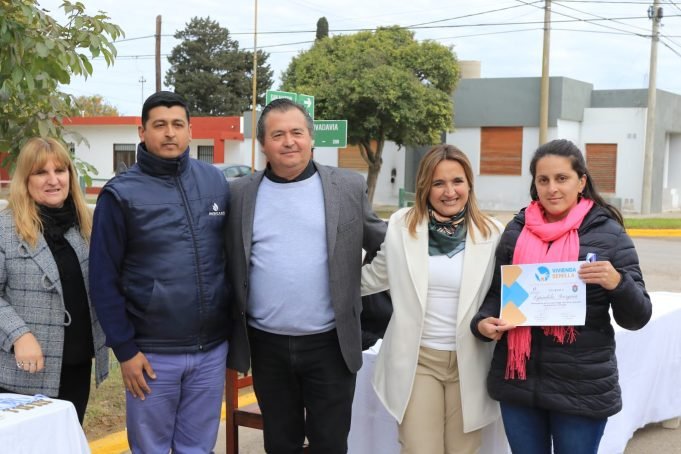 MYRIAN PRUNOTTO EN SAIRA: ENTREGÓ VIVIENDAS Y HABILITÓ LA AMPLIACIÓN DE UN JARDÍN DE INFANTES.