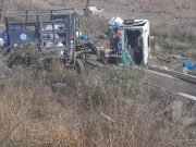 SAN PEDRO NORTE: DESPISTÓ Y TUMBÓ UN CAMIÓN DISTRIBUIDOR DE GARRAFAS. UN LESIONADO.