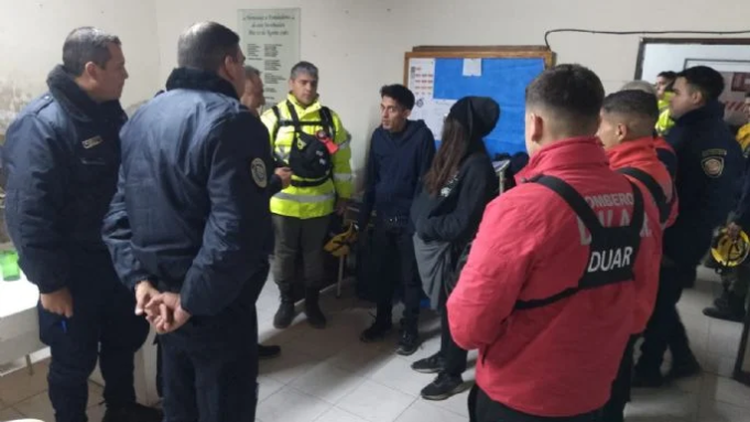 CERRO URITORCO: RESCATARON CON ÉXITO A UNA PAREJA QUE SE HABÍA EXTRAVIADO.