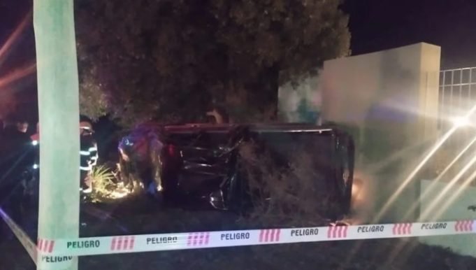 UN CHICO DE 14 AÑOS FALLECIÓ AL CHOCAR EN UNA CAMIONETA QUE LE HABÍA ROBADO A SUS PADRES.