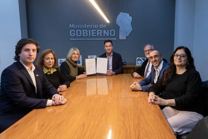 LA PROVINCIA Y LA COLECTIVIDAD ARMENIA DE CÓRDOBA FIRMARON UN CONENIO DE COLABORACIÓN.