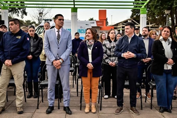 MYRIAN PRUNOTTO PRESIDIÓ LA ENTREGA DE MÓVILES POLICIALES EN COLONIA TIROLESA Y MALVINAS ARGENTINAS.