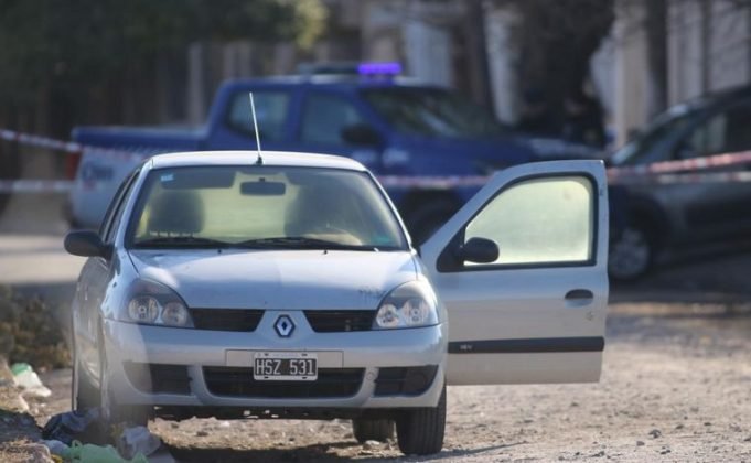 INVESTIGAN LA MUERTE DE UNA JOVEN HALLADA SIN VIDA DENTRO DE SU AUTO EN CÓRDOBA.