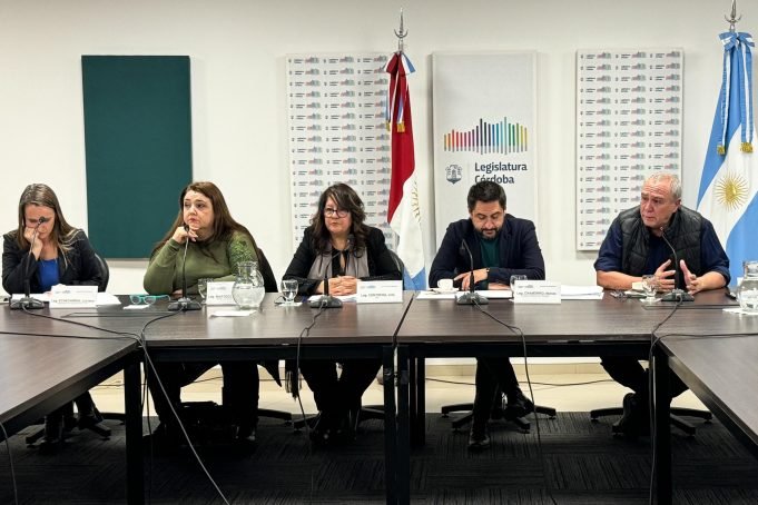 VÍCTIMAS DE LA DICTADURA PIDIERON EN LA COMISIÓN DE DD. HH POR UNA LEY DE REPARACIÓN HISTÓRICA EN CÓRDOBA.