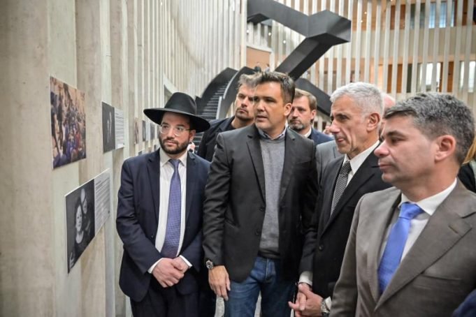 LA LEGISLATURA CONMEMORA CON UNA EXPOSICIÓN FOTOGRÁFICA LOS 30 AÑOS DEL ATENTADO A LA AMIA.
