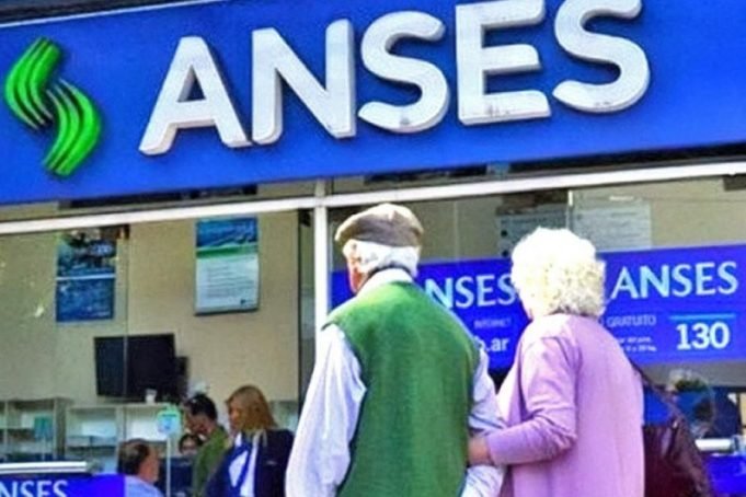 ANSES confirmó un nuevo aumento para jubilados: cuánto cobrarán en abril.