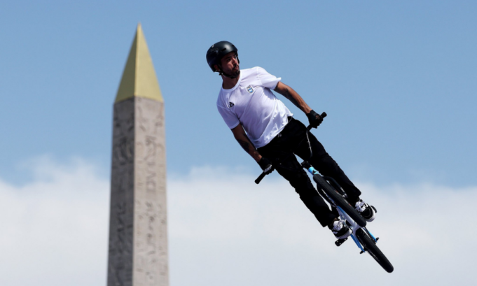 VOLÓ ALTO EN PARÍS: MALIGNO TORRES FUE ORO EN BMX.