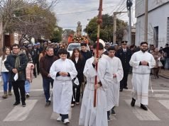 CONCURRIDA PRESENCIA DE FIELES EN LA PROCESIÓN EN HONOR A LA VIRGENCITA DEL CARMEN.