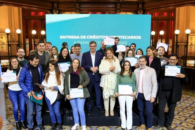 LA VICEGOBERNADORA PARTICIPÓ EN LA ENTREGA DE LOS NUEVOS PRÉSTAMOS HIPOTECARIOS DE BANCOR.