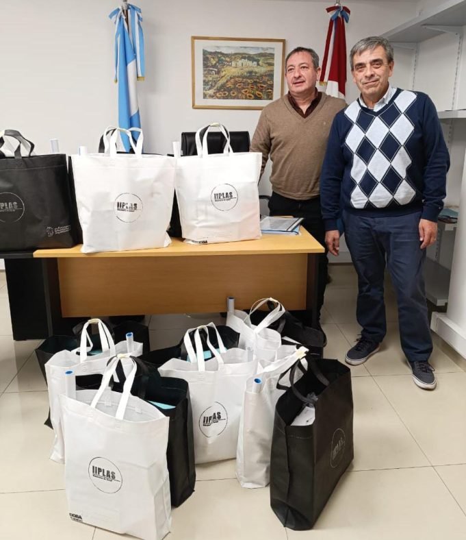 REUNIÓN DE TRABAJO Y RETIRO DE KITS SANITARIOS DEL LEGISLADOR FIGUEROA EN EL MINISTERIO DE SALUD.