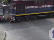 UN TREN EMBISTIÓ A UN ERSA EN CÓRDOBA.