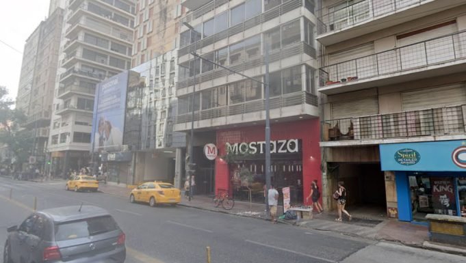 UNA JOVEN DE 25 AÑOS FALLECIÓ AL ATRAGANTARSE CON UNA HAMBURGUESA CUANDO ALMORZABA.