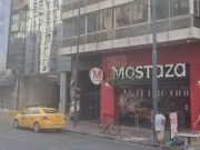 UNA JOVEN DE 25 AÑOS FALLECIÓ AL ATRAGANTARSE CON UNA HAMBURGUESA CUANDO ALMORZABA.